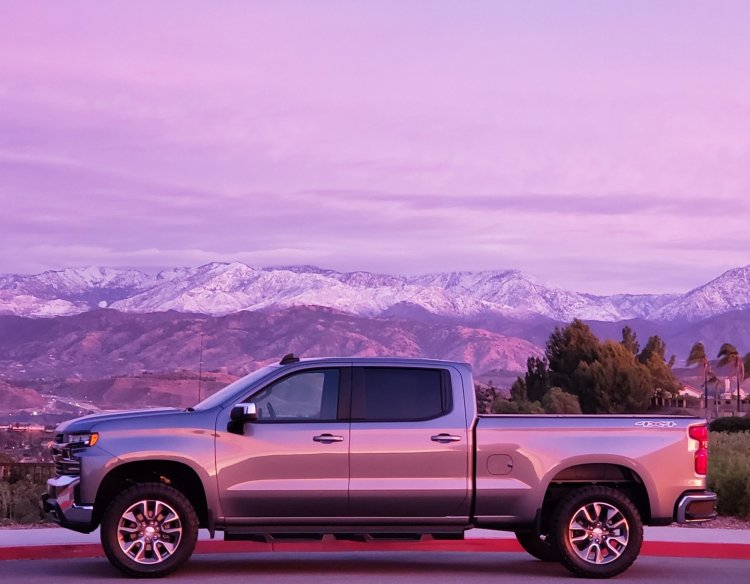 927650484_sunrisesilverado.thumb.jpg.5f6fb1f22570d6c6efeb870c40f22939.jpg