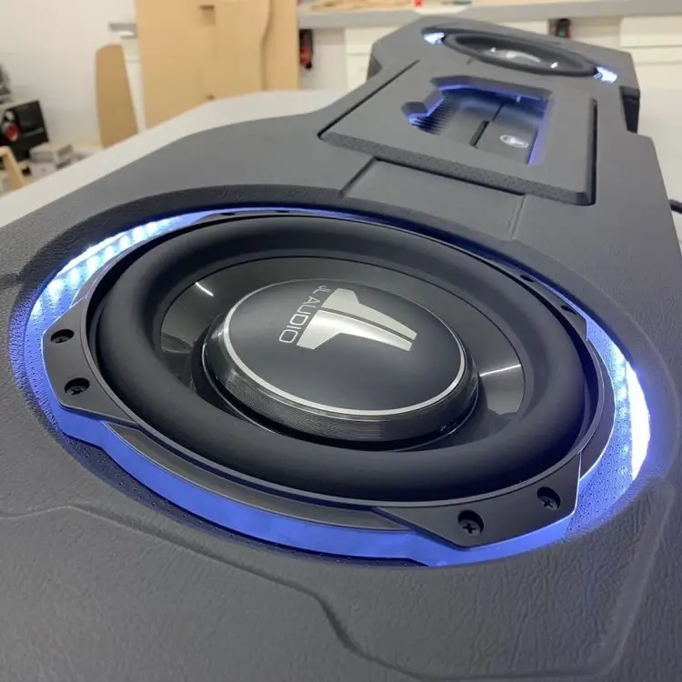 Kicker subwoofer 20142018 Silverado & Sierra Mods