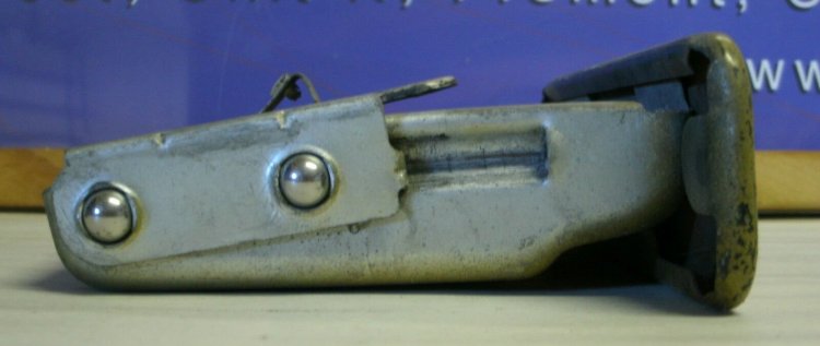 72 C10 ash tray.jpg