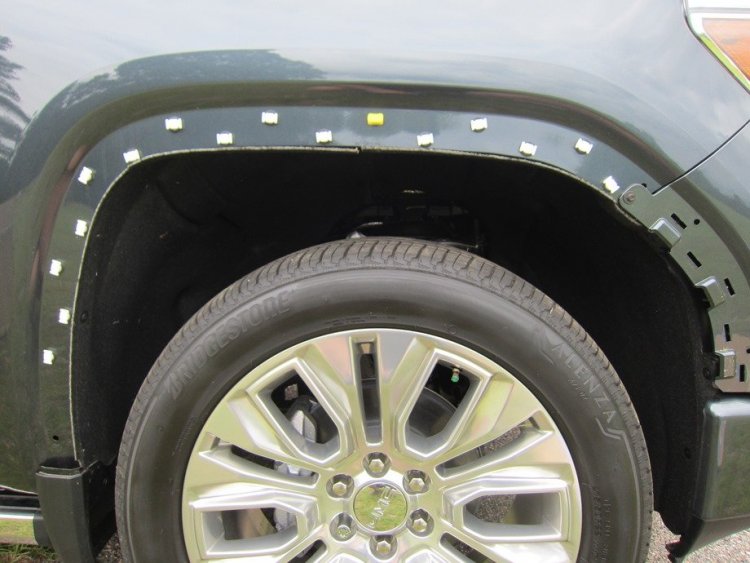 909985414_WheelWellMoldingReplace10.thumb.JPG.b71807e5de1975041f3ea233d29cf6e5.JPG