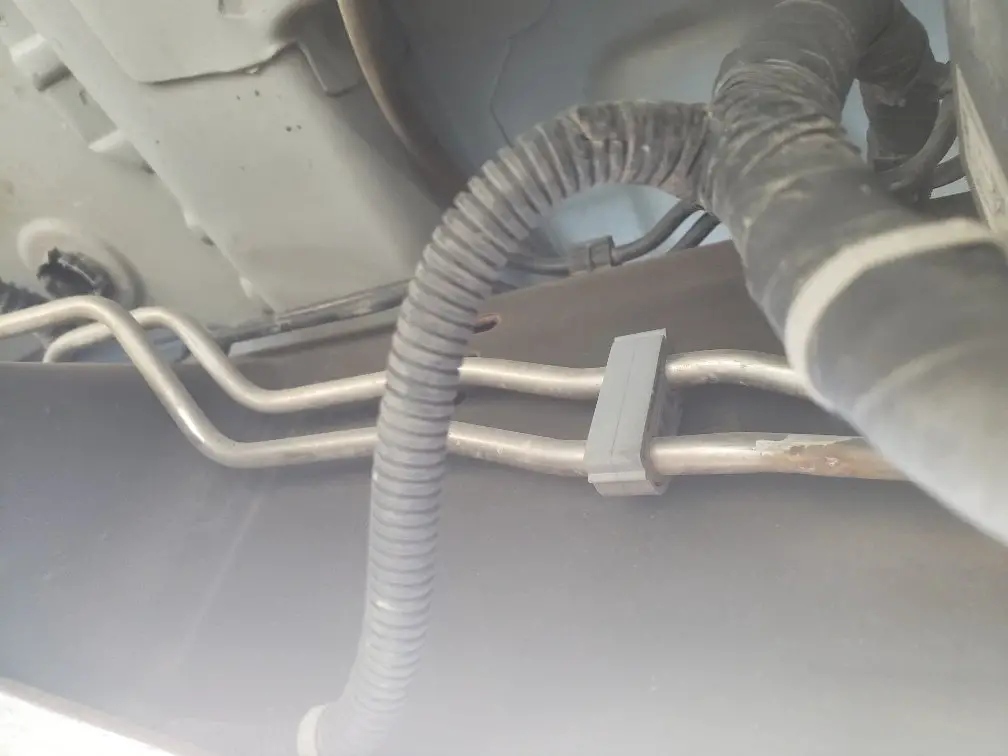 Fuel line question (pictures) 20142018 Silverado & Sierra