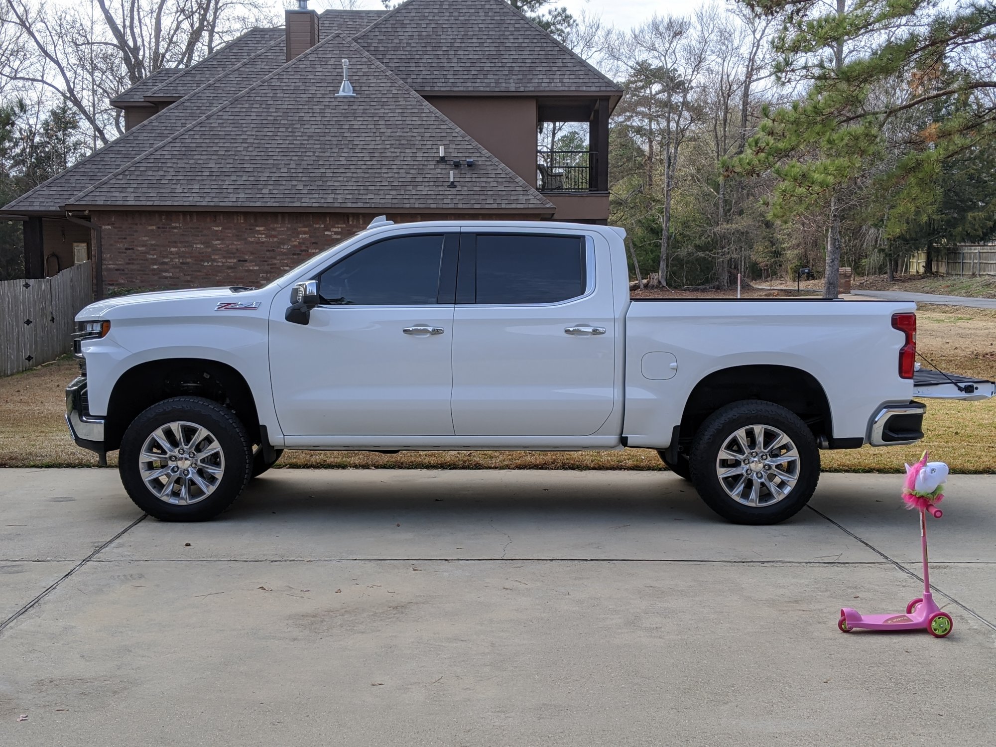 Black Wheels On White Ltz 19 21 Silverado Sierra Mods Gm Trucks Com