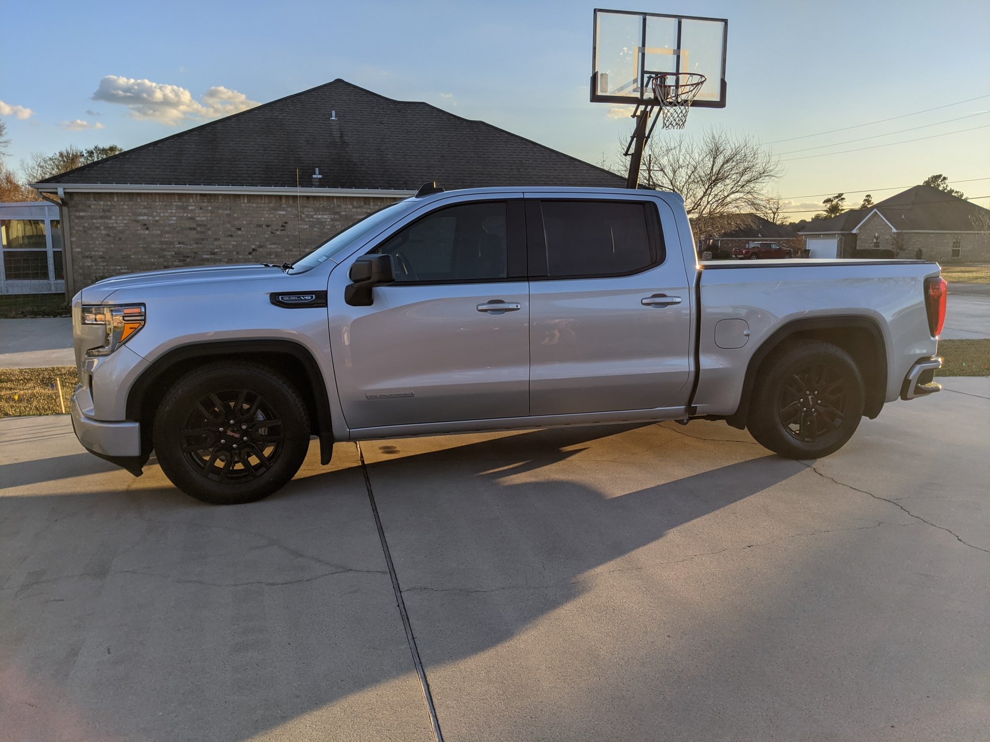 Lowered suspension 20192025 Chevy Silverado & GMC Sierra Mods GM