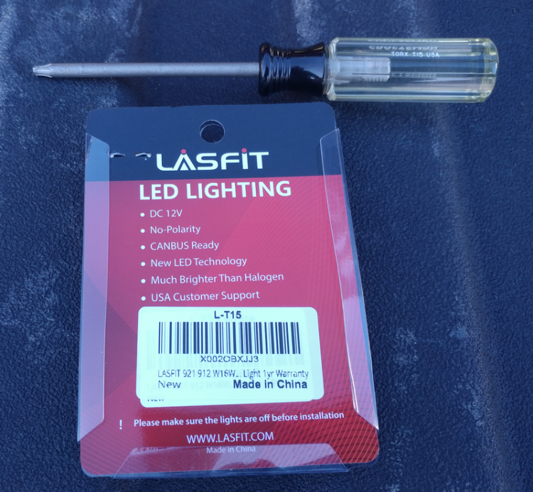 LEDs_and_T15.thumb.png.5f7efa6211f0f03fe7961a53de7f685c.png