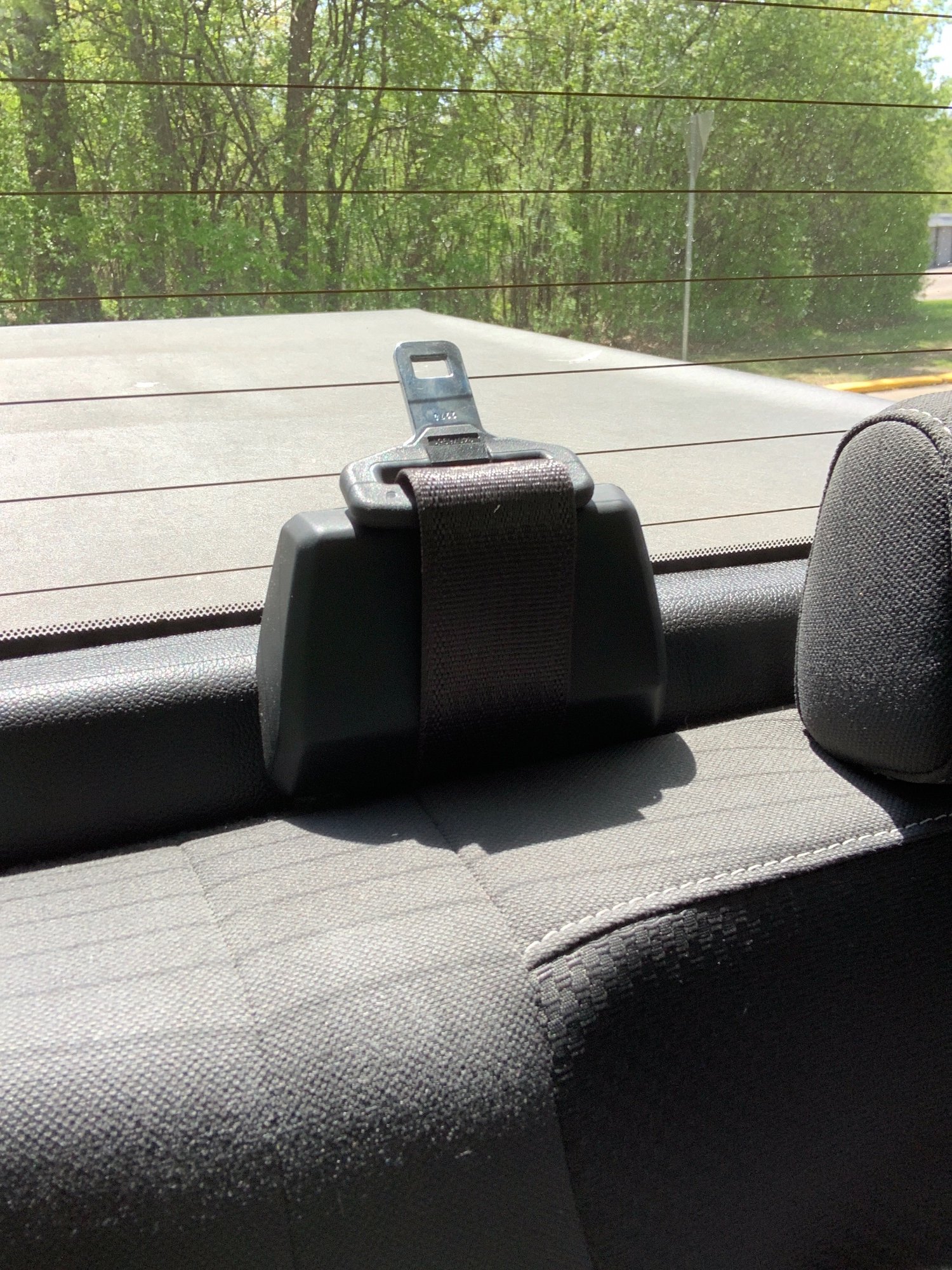 Middle seat belt is stuck behind back seat - 2014 - 2019 Silverado & Sierra  