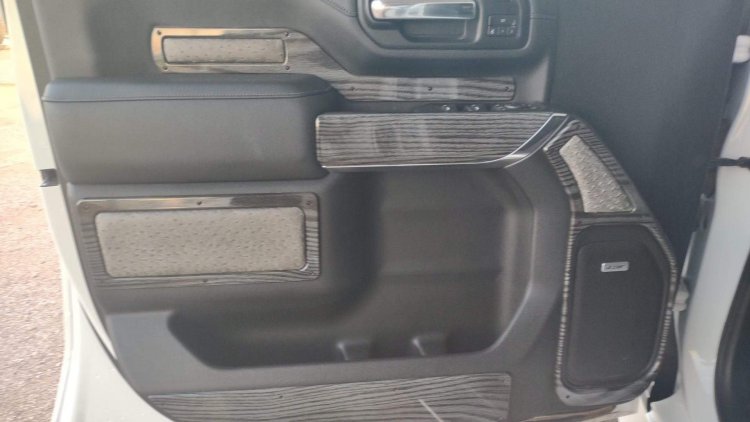 Interior.jpg