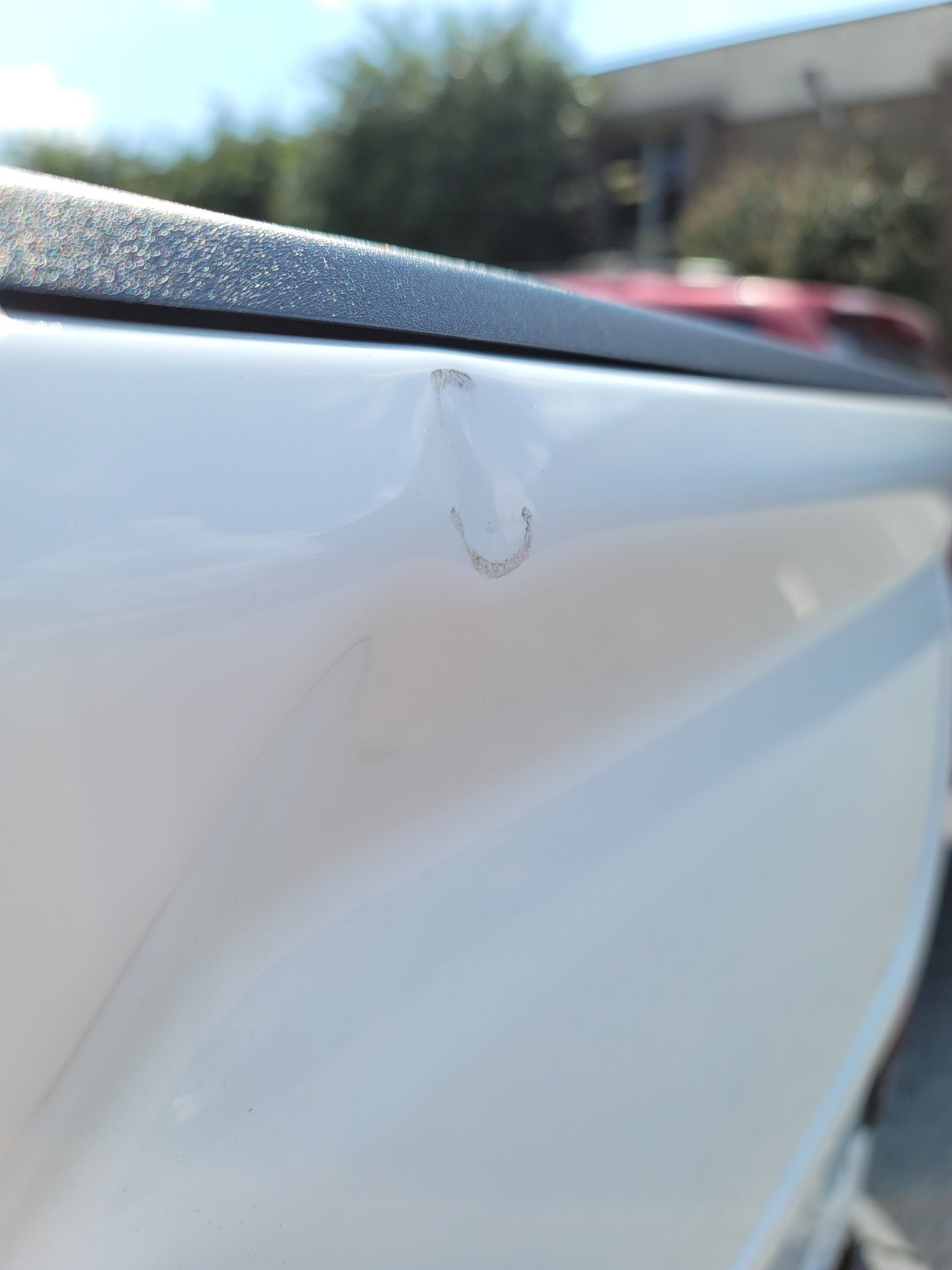 Tailgate dent and scratch 20202024 Silverado HD & Sierra HD GM