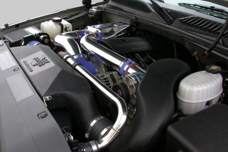 01-04 Escalade_Denali Underhood.jpg