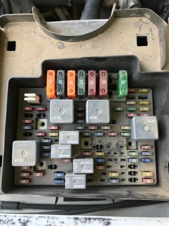 2000 Silverado 2500 no power to trailer related fuses in main fuse