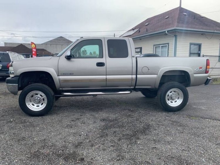 2002-chevrolet-silverado-2500hd-heavy-duty.jpg
