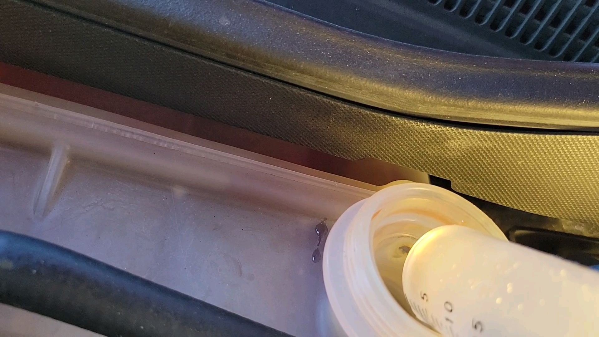 Trick to topoff coolant on L5P Duramax Coolant Reservoir/Overflow tank