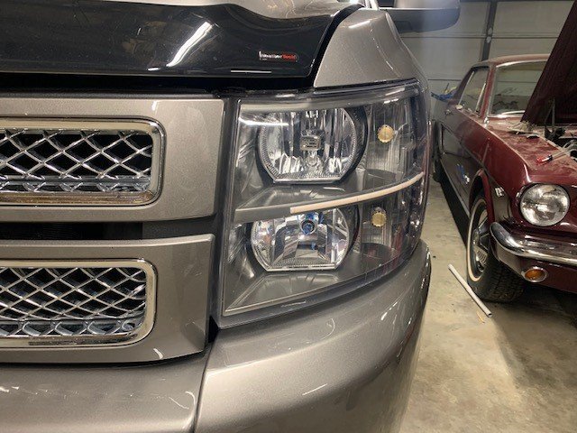 1046146143_HeadlightFront.jpg.a831345aa560d9382ef9c829a6a8c51d.jpg
