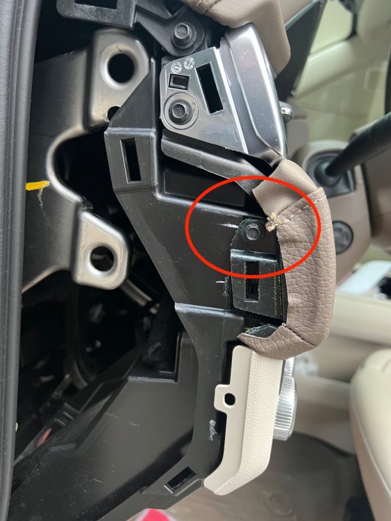 Switch trim screw.jpg