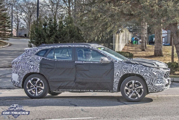 ChevyCompMidCUV.ld04.KGP.jpg