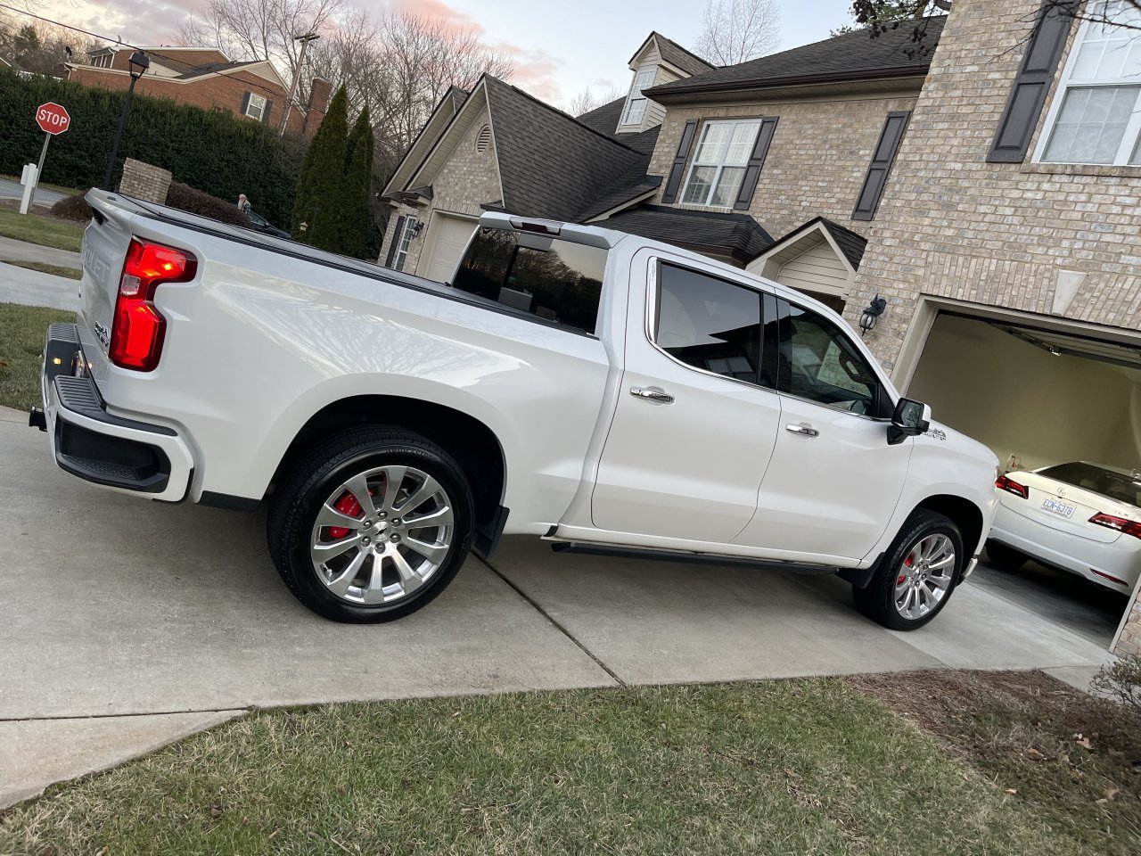 2019+ Chevrolet Silverado & GMC Sierra 1500 (T1XX)