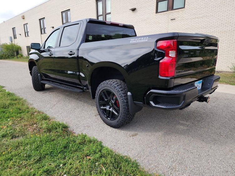 2023 Silverado 1.jpg