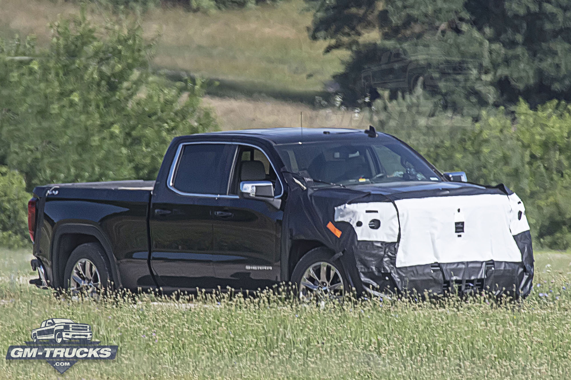 First Look: Facelifted 2022 GMC Sierra Captured!