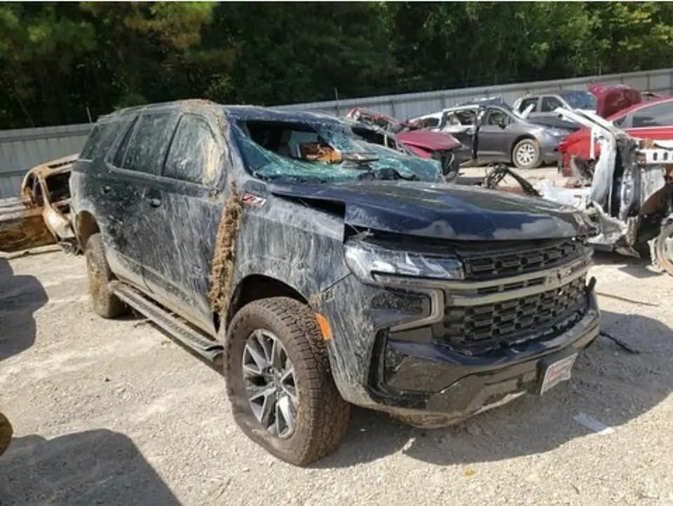 [Photos] First Totaled 2021 Chevy Tahoe Z71