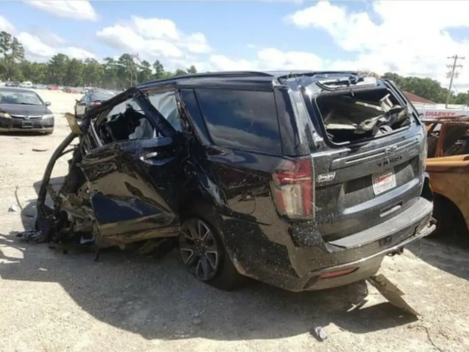 [Photos] First Totaled 2021 Chevy Tahoe Z71