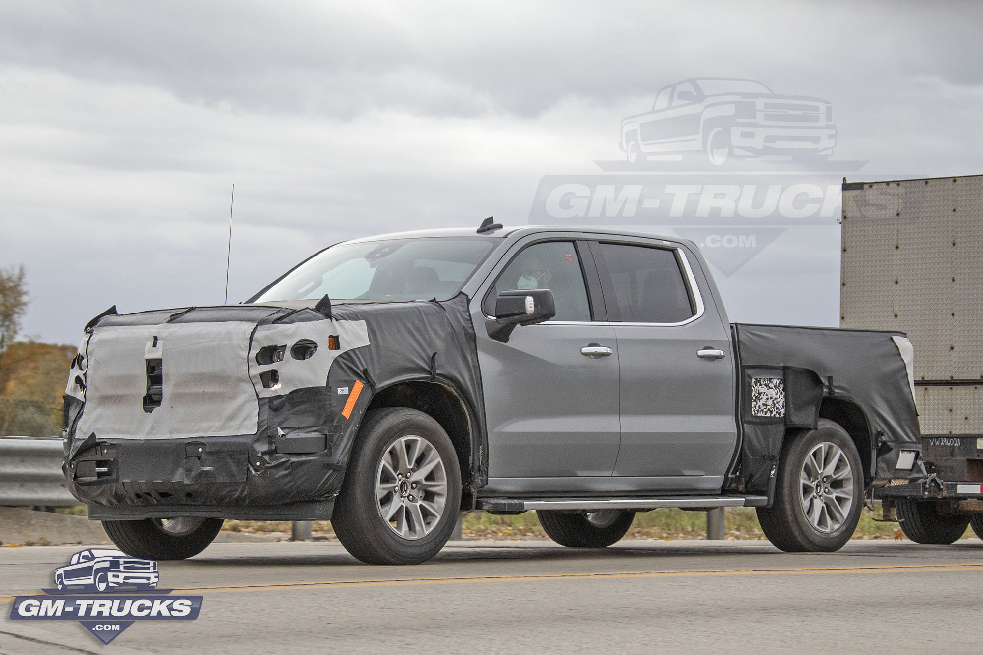 [Spy Shots] 2022 Chevy Silverado Prototype Photographed With Super Cruise, New Interior & Massive Infotainment Screen