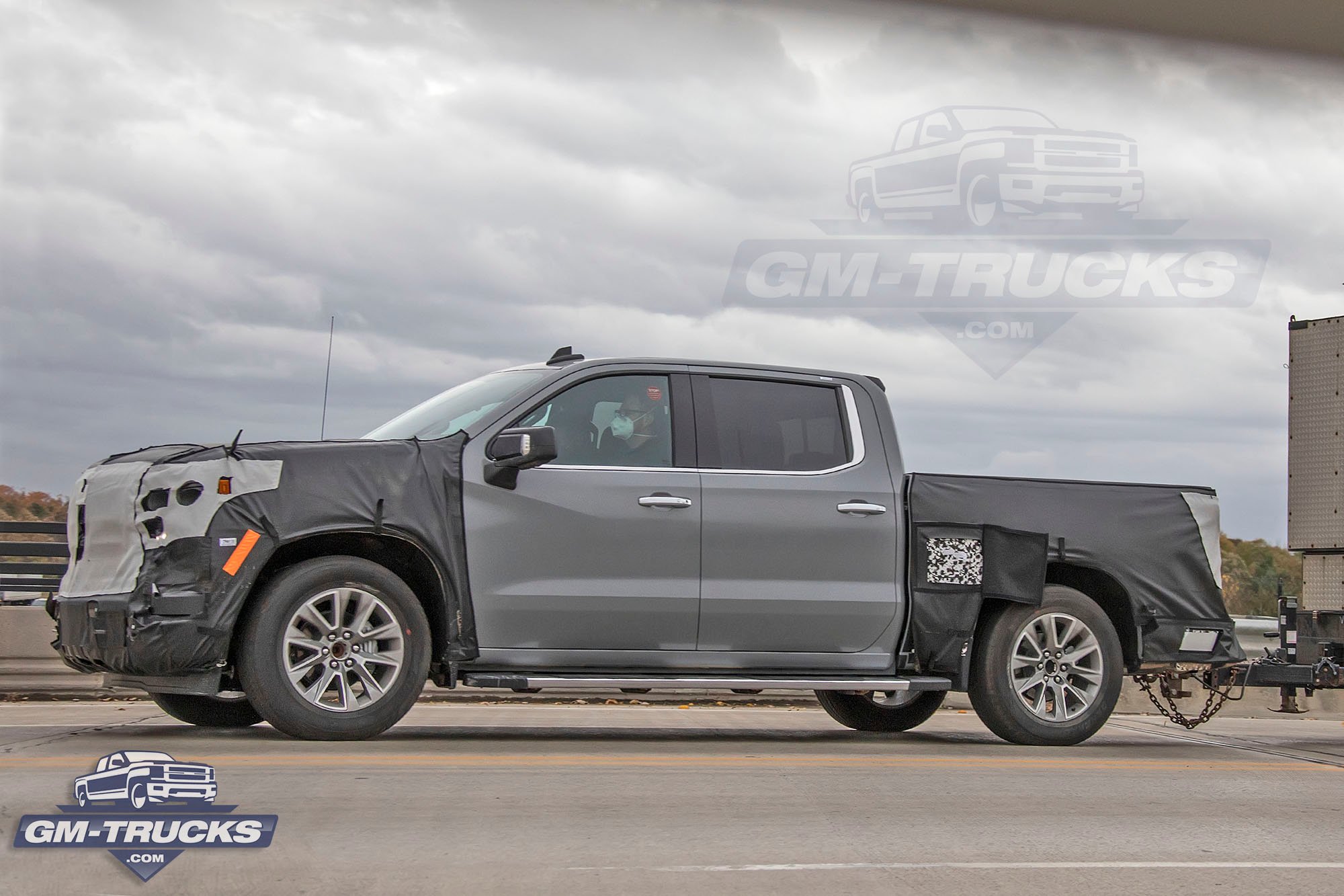 [Spy Shots] 2022 Chevy Silverado Prototype Photographed With Super Cruise, New Interior & Massive Infotainment Screen