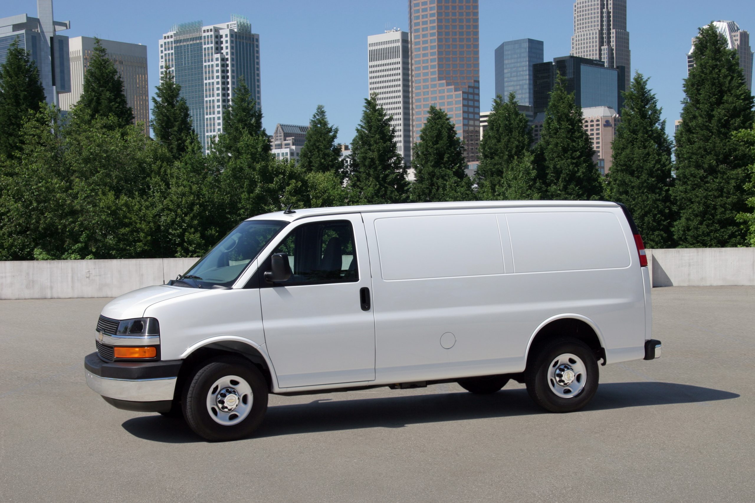 2016 Chevrolet Express 005 scaled