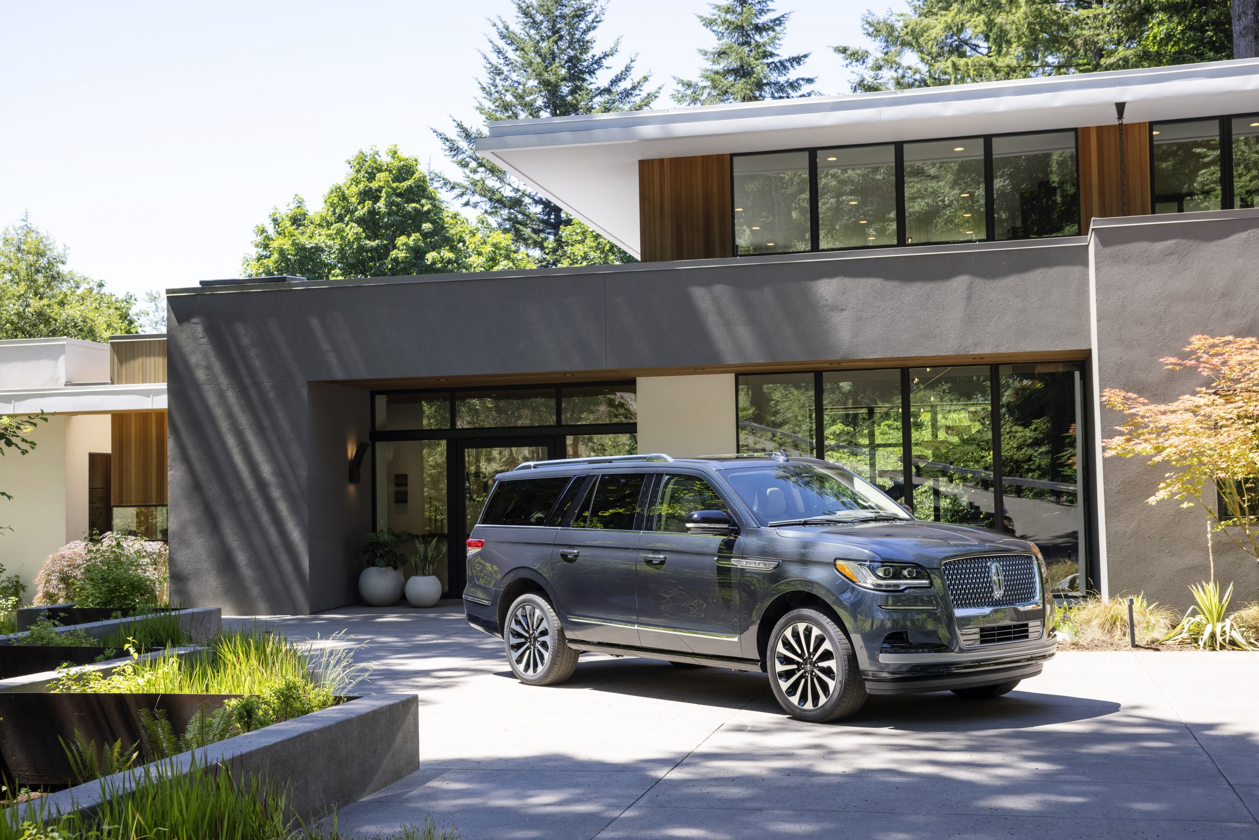 2022 Lincoln Navigator Flight Blue Reserve 02 scaled