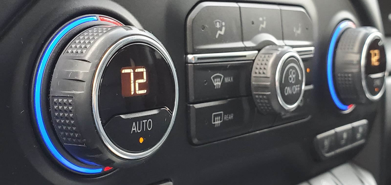 Silverado, Sierra & Other Models To Lose Temperature Display On Control Knobs