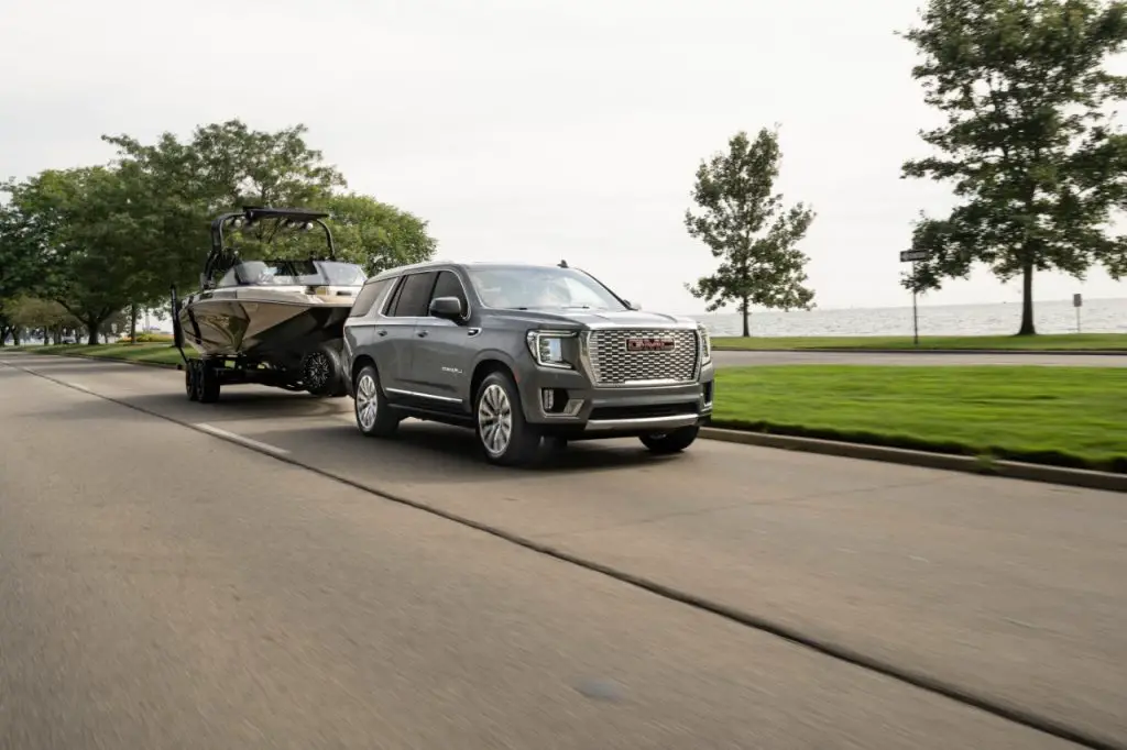 GM Issues Major Recall for Brake Warning Light Failure Affecting Nearly 450,000 Vehicles 2 GMC Yukon Denali