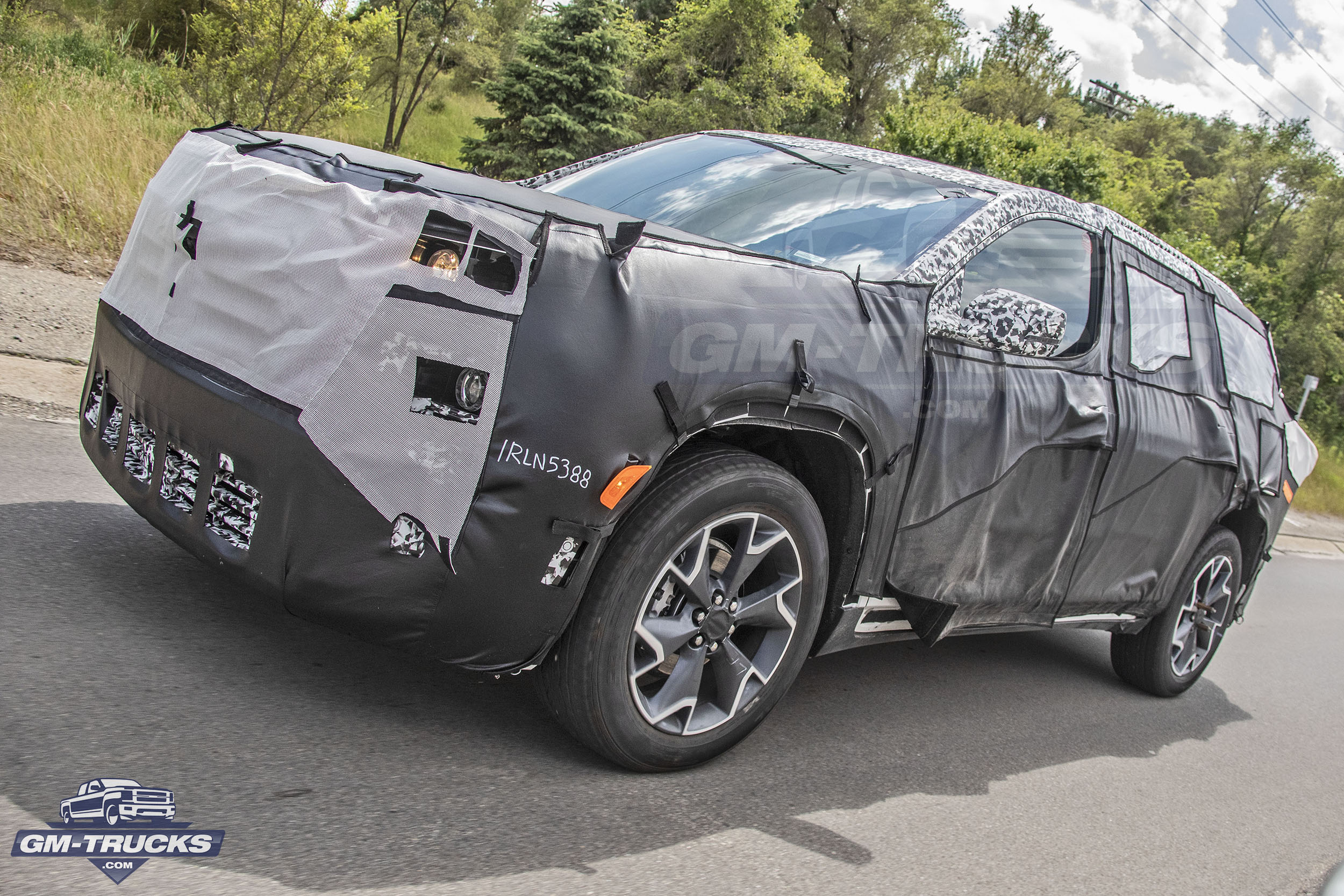 2024 GMC Acadia Drops the V6 and Goes Turbo in Detroit