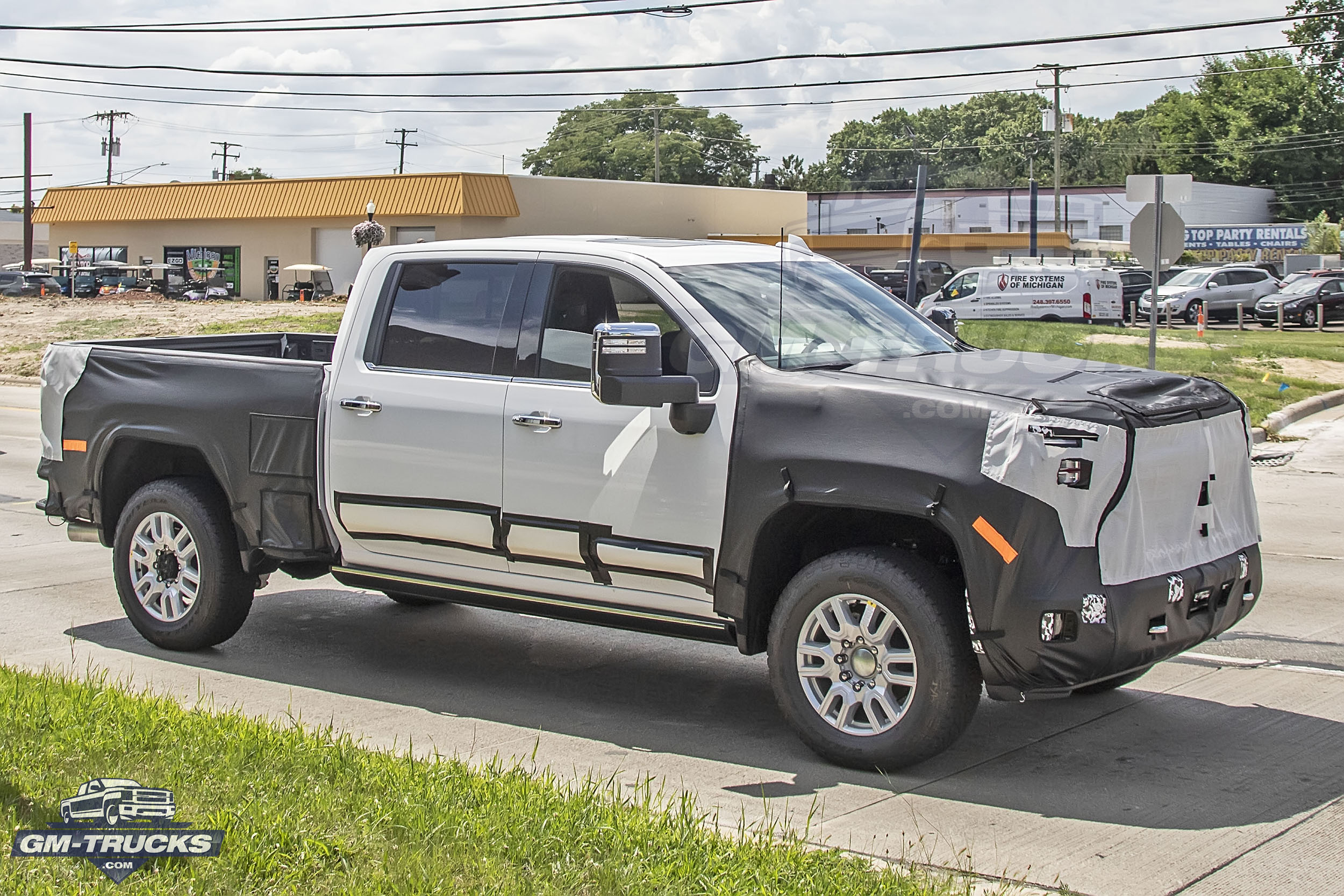 2024 Chevy Silverado HD Caught With Less Camoflauge Than Ever