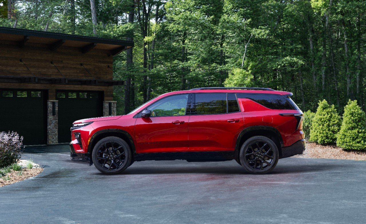 Brand New 2024 Chevrolet Traverse Swings Big With New Styling, Engine