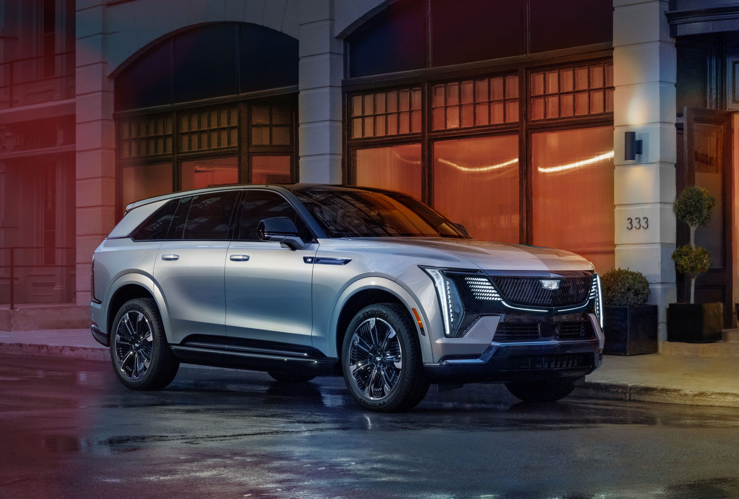 Stunning 2025 Cadillac Escalade IQ Debuts With 450 Miles Of Range, Pillar-To-Pillar Screen, Gorgeous Styling & Incredible Features 5 2025 Cadillac Escalade IQ