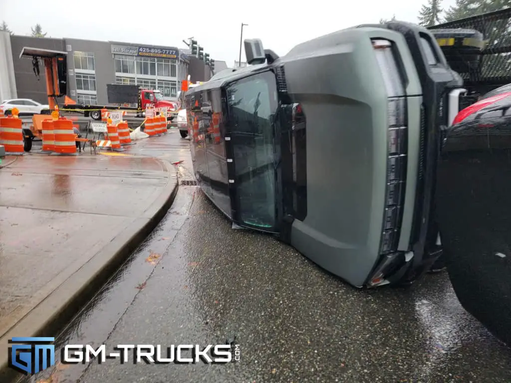 Transporter Flips Trailer & Trashes $110k HUMMER EV Edition 1 SUV 3 There's now one less GMC HUMMER EV Edition 1 SUV In this world after a transport driver flipped his trailer with one on board