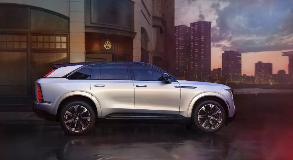 OnStar Remote Start, Automatic Crash Assistance & Maps Now Standard On 2025 GM Vehicles 3 2025 Cadillac ESCALADE IQ Sport