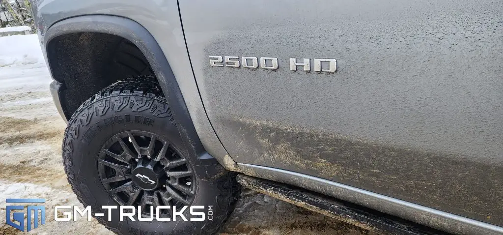 Massive Stop Sale Issued For 2020-2024 Silverado HD / Sierra HD Tailgate Issue 2 A 2024 Chevrolet Silverado 2500 HD