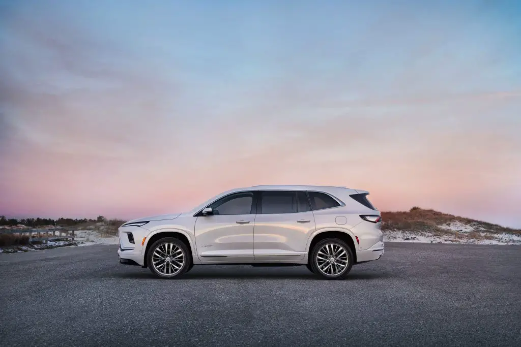 Fantastically New 2025 Buick Enclave Goes All In On Luxury 3 Side profile of the 2025 Buick Enclave Avenir.