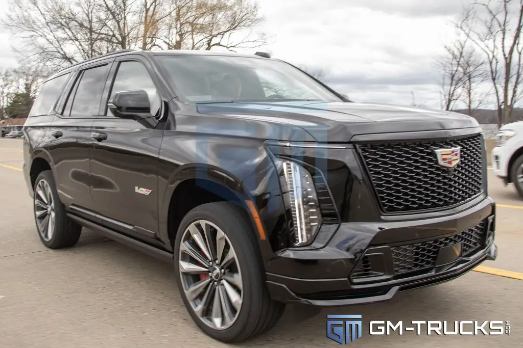2025 Cadillac Escalade V Caught Undisguised With New Styling & Huge Interior Changes 9 2025 Cadillac Escalade