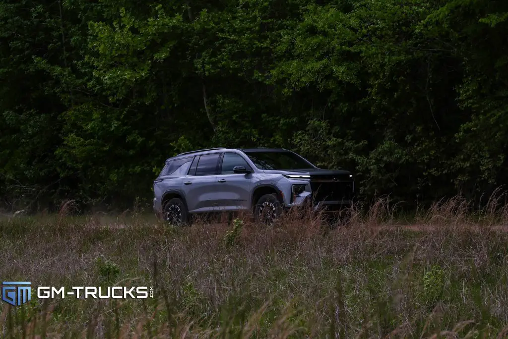 The 2024 Chevrolet Traverse Z71 in long grass